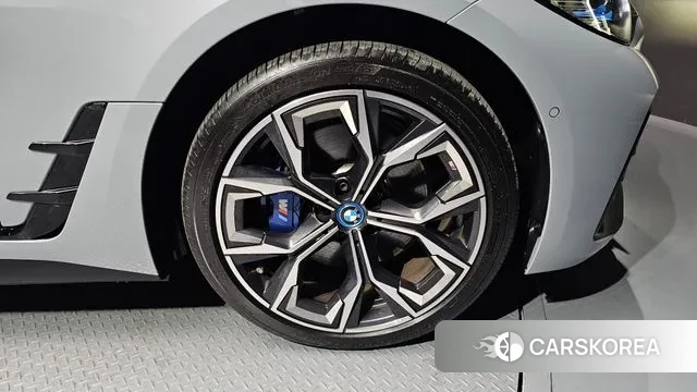 BMW i4 id 3555692 из Кореи 15