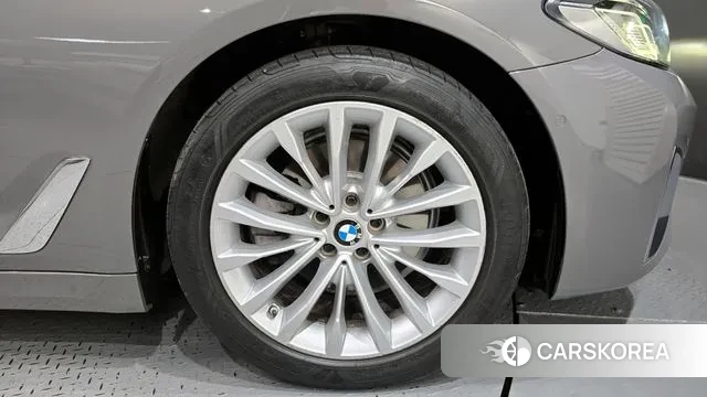 BMW 5 Series (G30) id 3412317 из Кореи 15