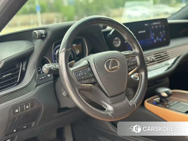 Lexus LS id 4300448 из Китая 14