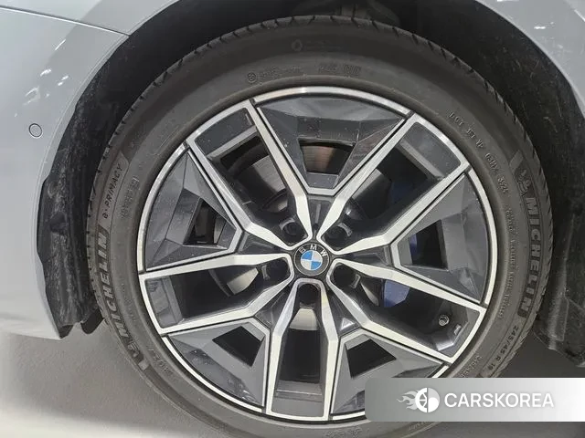 BMW 5 Series (G60) id 3476558 из Кореи 10