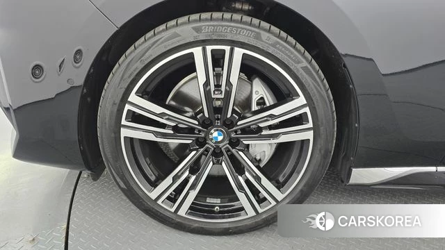 BMW i7 (G70) id 4421511 из Кореи 31