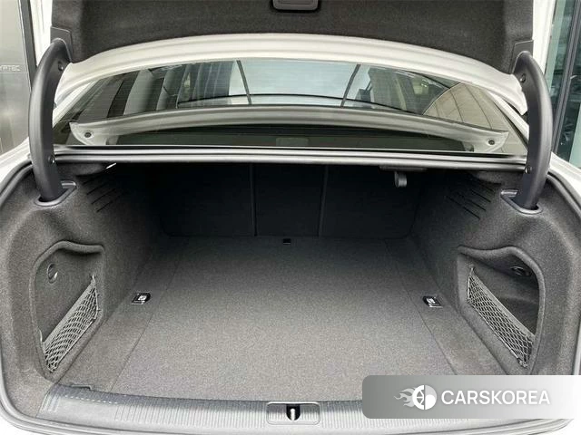 Audi A4L id 4321145 из Китая 10