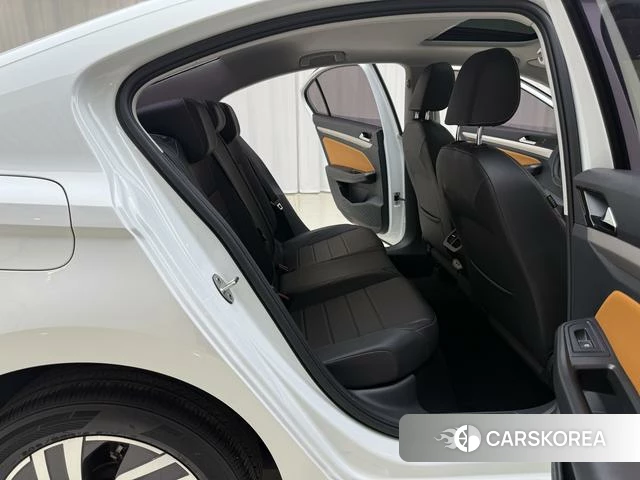 Volkswagen Bora id 4215055 из Китая 12