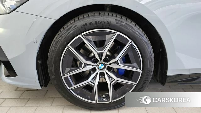 BMW 5 Series (G60) id 4266302 из Кореи 26
