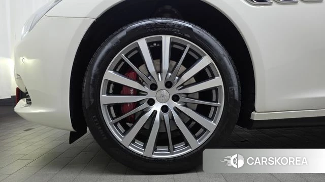 Maserati Quattroporte id 4620175 из Кореи 25
