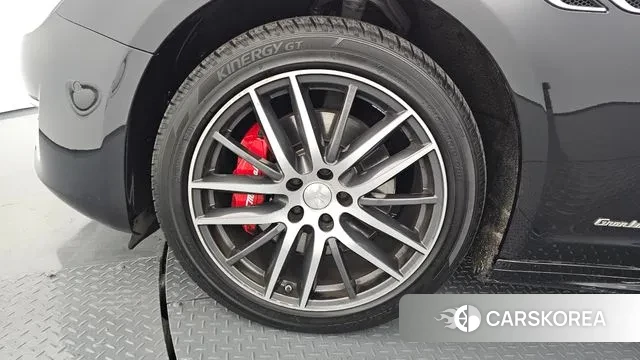 Maserati Ghibli id 3535528 из Кореи 15