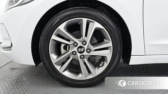 Hyundai Avante AD id 3641635 из Кореи 15