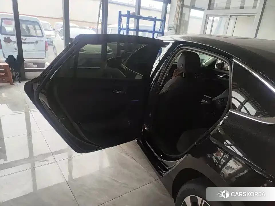 Volkswagen Magotan 2025 Черный из Китая, фото 5