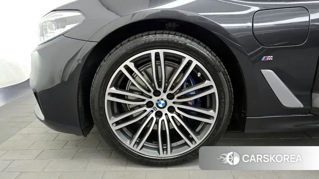 BMW 5 Series (G30) id 3747735 из Кореи 15