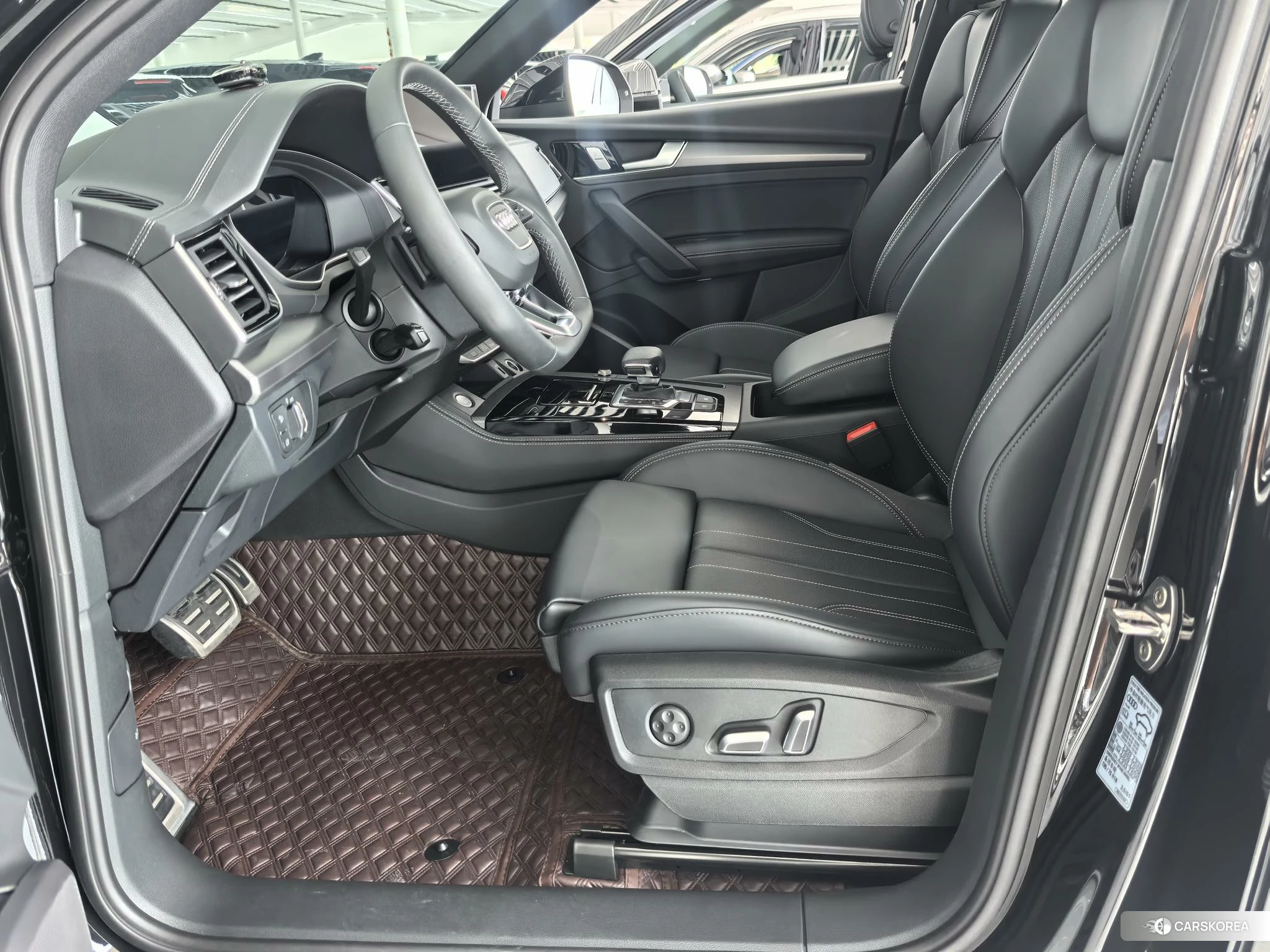 Audi Q5L id 4441210 из Китая 10