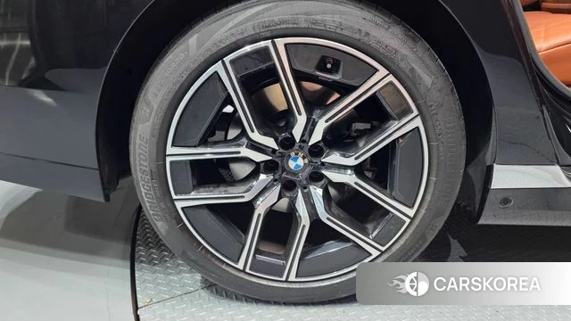 BMW 7 Series (G70) id 4266482 из Кореи 15