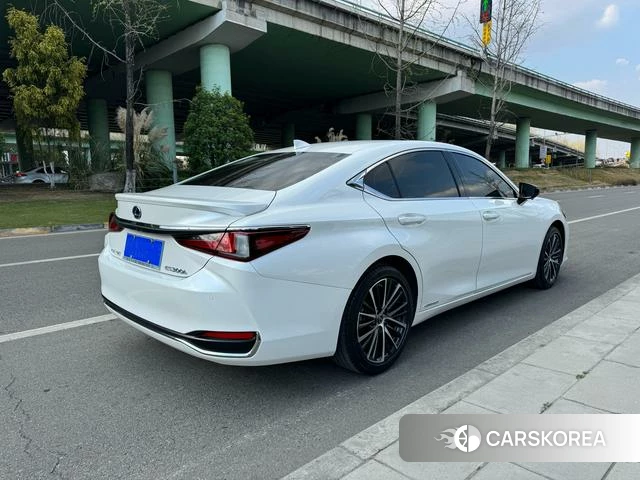 Lexus ES id 4273752 из Китая 7