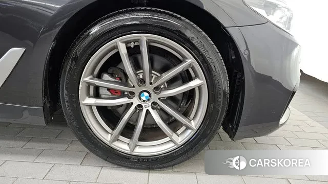 BMW 5 Series (G30) id 3297516 из Кореи 15