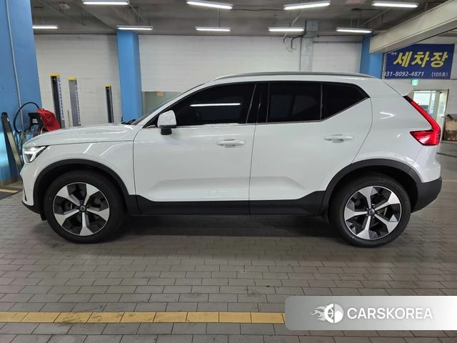 Volvo XC40 2023 Белый из Кореи, фото 5
