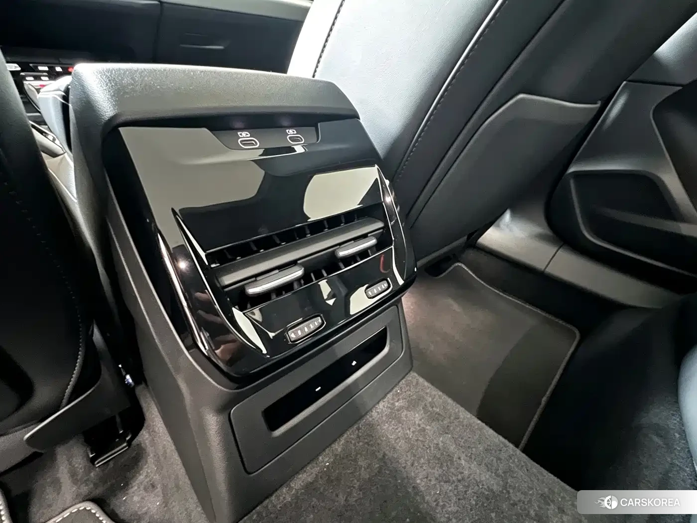 Audi A5L id 4654962 из Китая 18