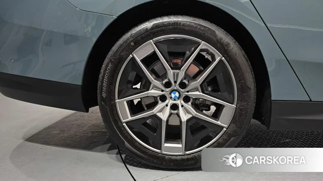 BMW 5 Series (G60) id 4185500 из Кореи 30