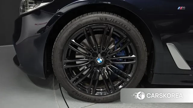 BMW 5 Series (G30) id 3055799 из Кореи 15