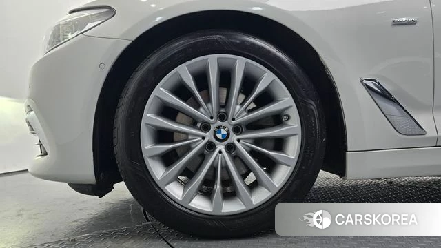 BMW 5 Series (G30) id 3861745 из Кореи 16