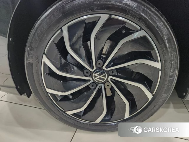 Volkswagen Golf 8th Generation id 3841769 из Кореи 14