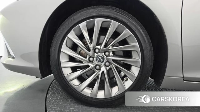 Lexus ES300h 7th generation id 4656446 из Кореи 32