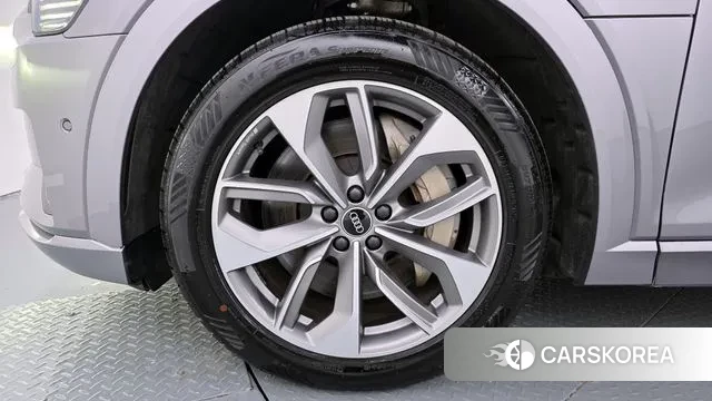 Audi e-Tron id 3373108 из Кореи 15