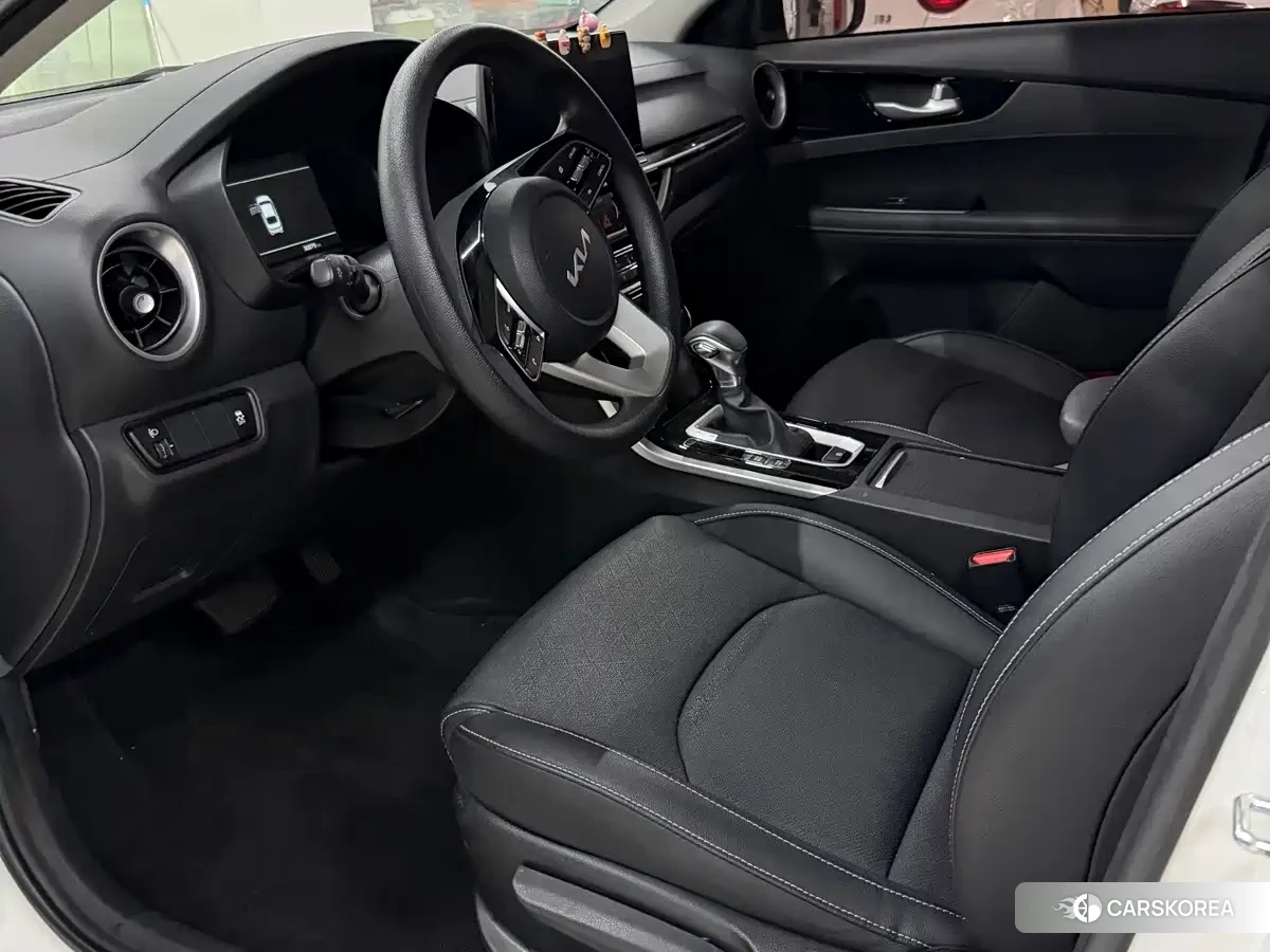 Kia K3 2022 Белый из Китая, фото 5