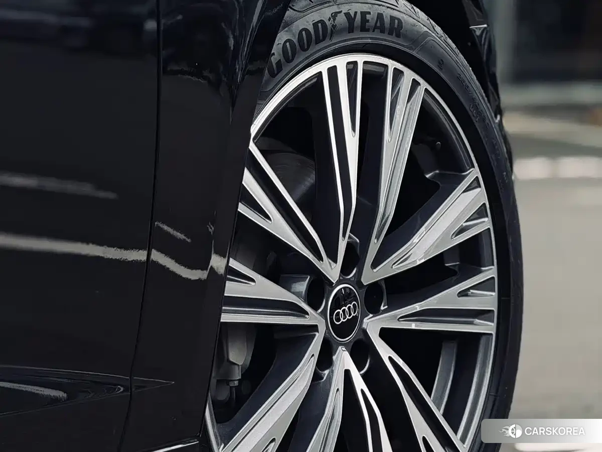 Audi A6L id 4559830 из Китая 13