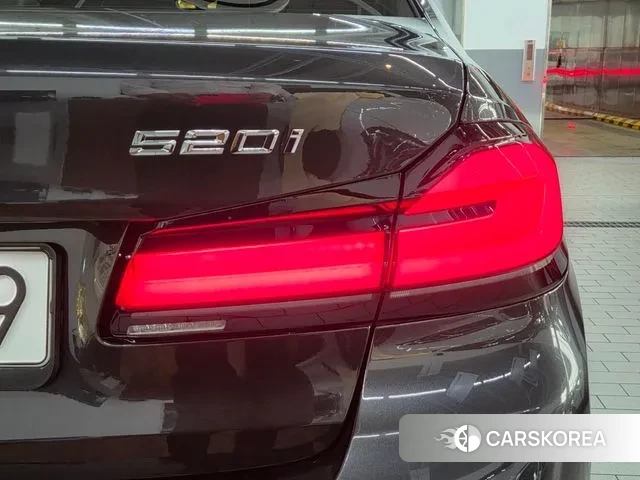 BMW 5 Series (G30) id 3022383 из Кореи 15