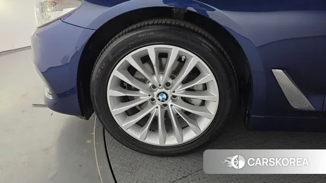 BMW 5 Series (G30) id 3788771 из Кореи 15