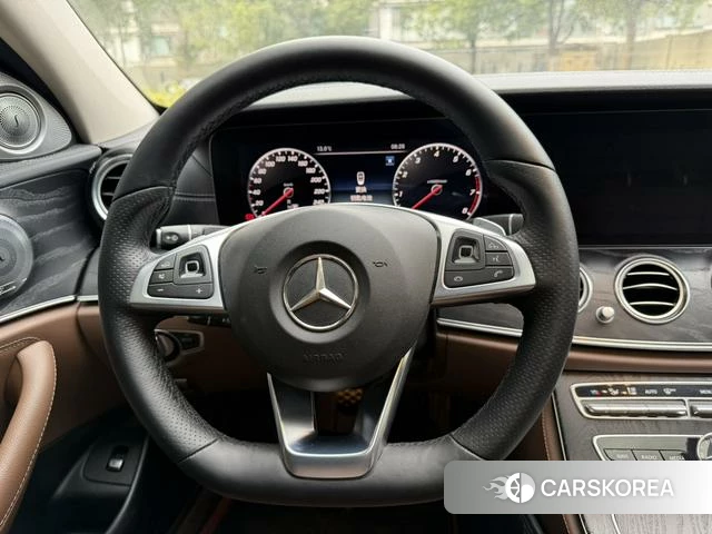 Mercedes-Benz E-class id 4241363 из Китая 11