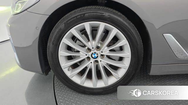 BMW 5 Series (G30) id 4930058 из Кореи 35