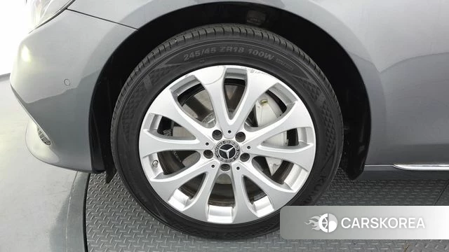 Mercedes-Benz E-Class W213 id 4294749 из Кореи 28