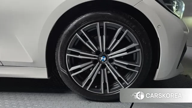 BMW 3 Series (G20) id 3427355 из Кореи 15