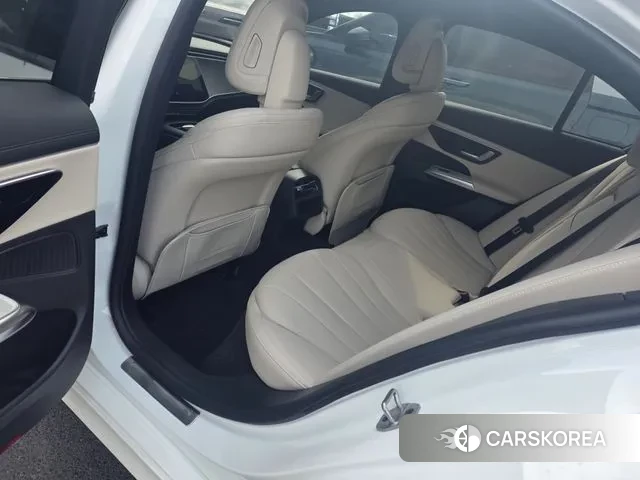 Mercedes-Benz E-Class W214 2024 Белый из Кореи, фото 5