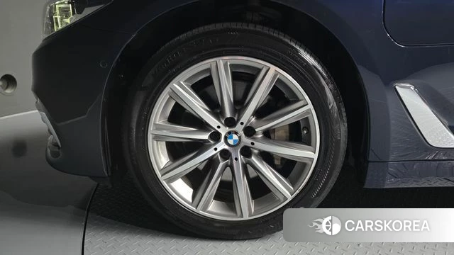 BMW 5 Series (G30) id 3965985 из Кореи 15