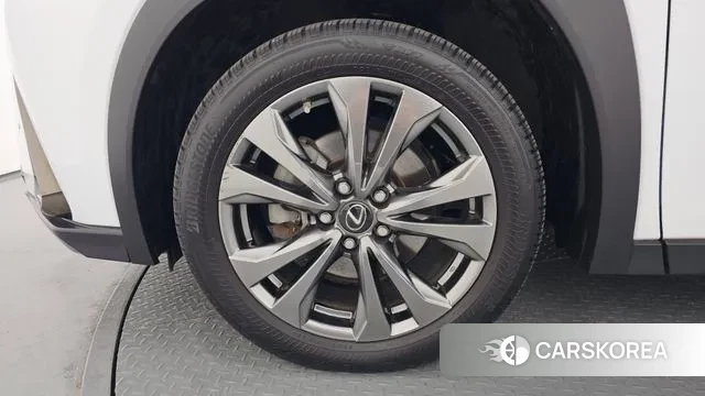 Lexus UX250h id 3427439 из Кореи 15