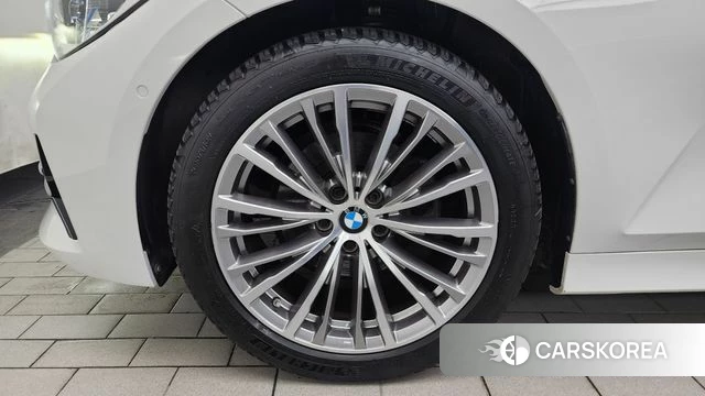 BMW 3 Series (G20) id 4636165 из Кореи 27