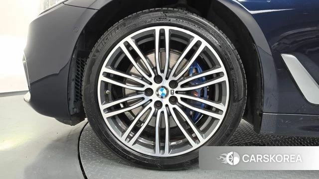 BMW 5 Series (G30) id 4849978 из Кореи 31