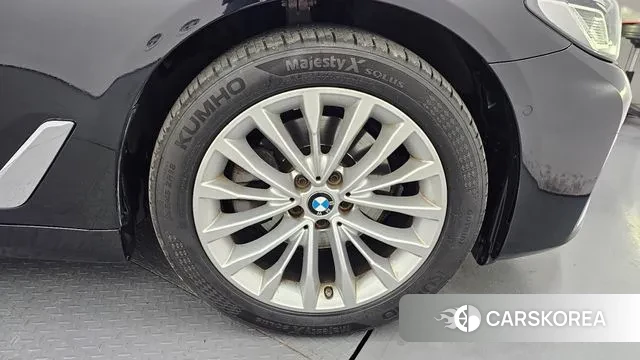 BMW 5 Series (G30) id 3432282 из Кореи 15