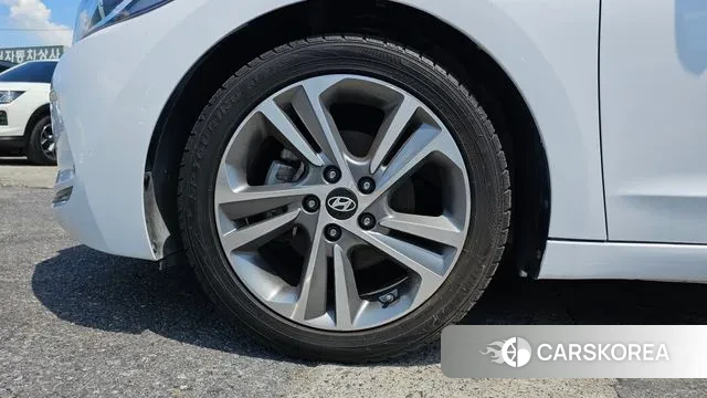 Hyundai Avante AD id 2981784 из Кореи 15