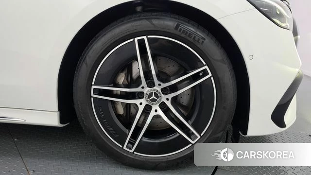 Mercedes-Benz E-Class W214 id 4757330 из Кореи 25