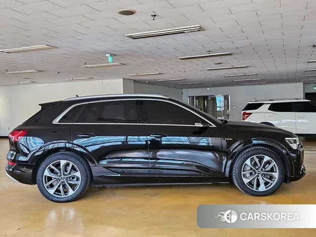 Audi e-Tron id 3629364 из Кореи 15