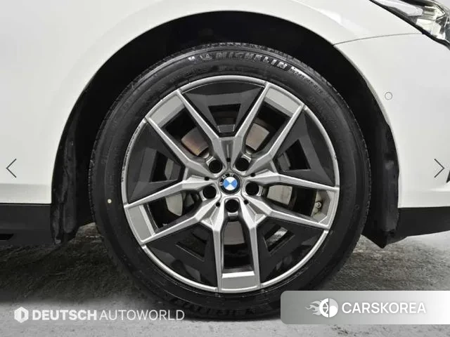 BMW 5 Series (G60) id 3517601 из Кореи 15