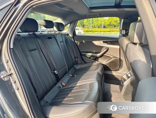Audi A4L id 4300283 из Китая 16
