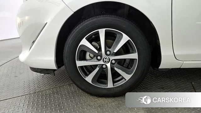 Toyota Prius C id 3039305 из Кореи 15