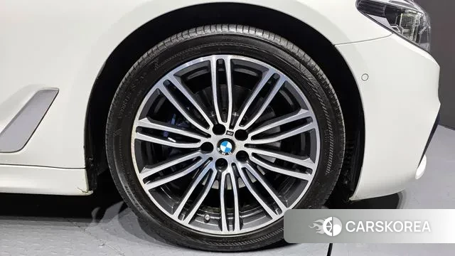 BMW 5 Series (G30) id 3489481 из Кореи 15