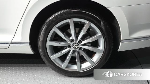 Volkswagen Passat GT (B8) id 4624261 из Кореи 27