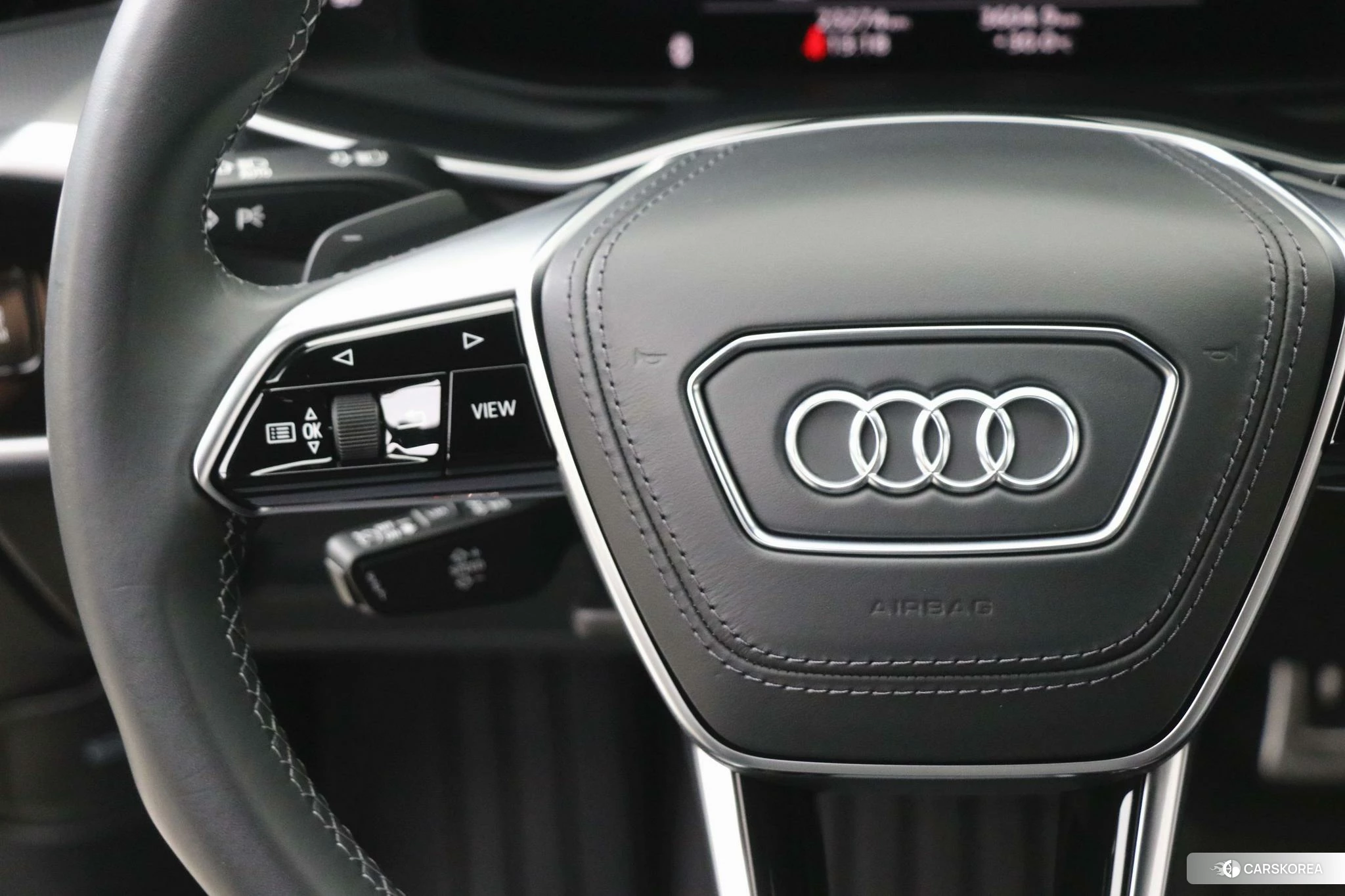 Audi A6L id 4467595 из Китая 27