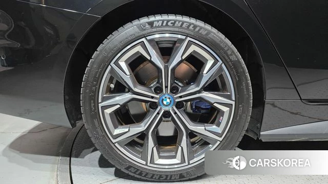 BMW i4 id 4898797 из Кореи 27