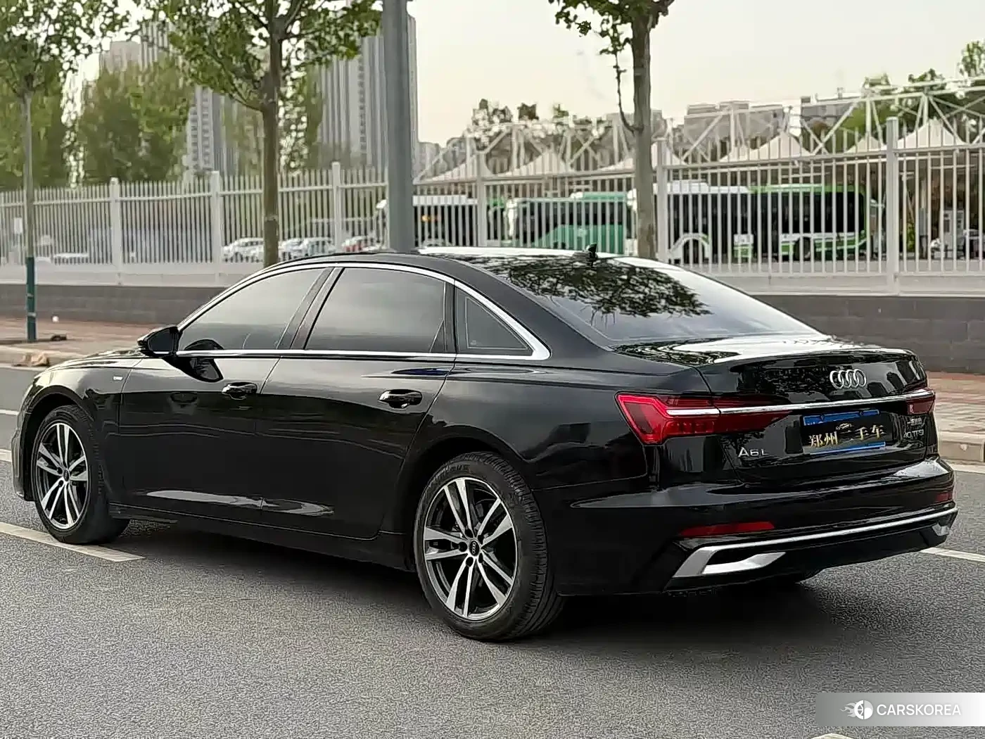 Audi A6L id 4553788 из Китая 13